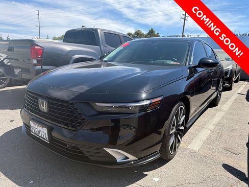 Used 2025 Honda Accord Touring image 3