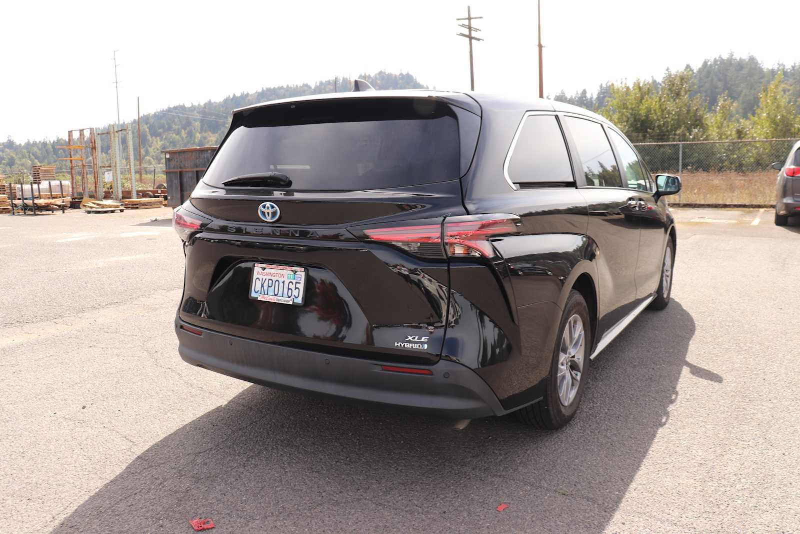 Used 2022 Toyota Sienna XLE FWD image 5