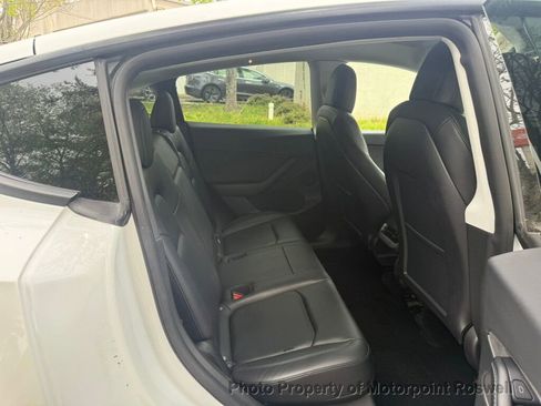 Used 2022 Tesla Model Y Performance AWD/4WD image 17
