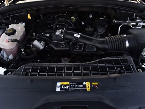 Used 2024 Jeep Grand Cherokee Laredo AWD/4WD image 25