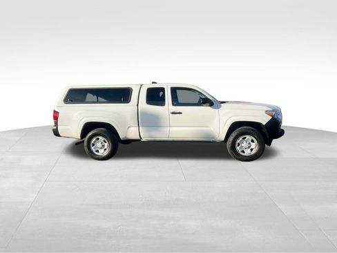 Used 2022 Toyota Tacoma SR image 4
