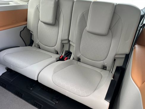 New 2025 Volkswagen ID. Buzz 1st Edition image 13