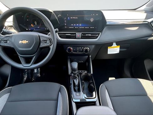 Used 2026 Chevrolet TrailBlazer LS image 4