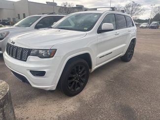 Used 2019 Jeep Grand Cherokee Altitude video 1