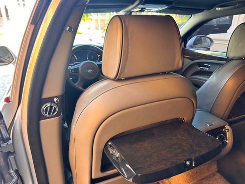 Used 2011 Bentley Mulsanne RWD image 70