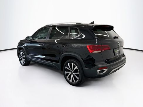 Used 2022 Volkswagen Taos SE FWD image 5