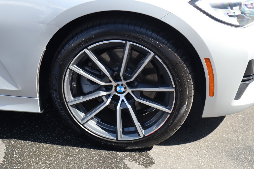 Used 2020 BMW 330i Sedan w/ Driving Assistance Package RWD image 12