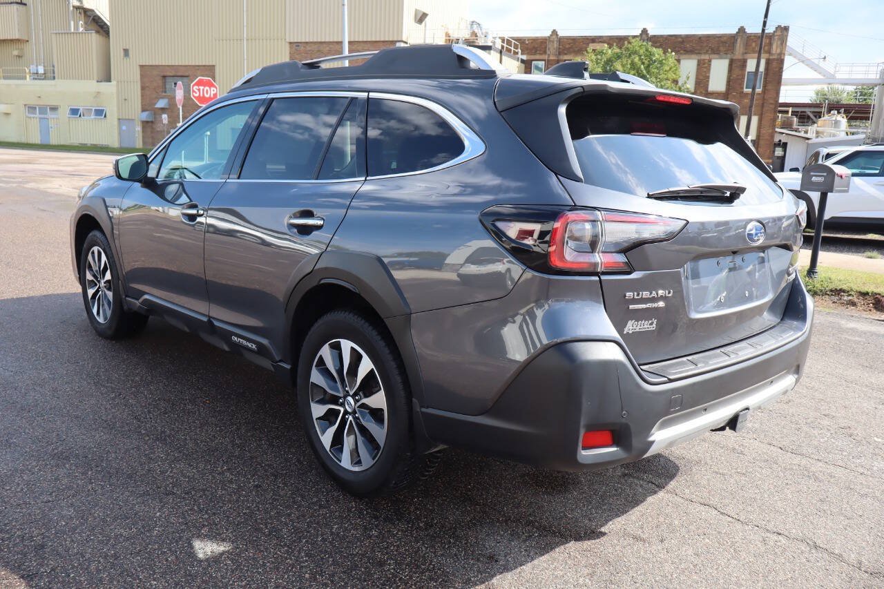 Used 2023 Subaru Outback Touring XT AWD/4WD image 4