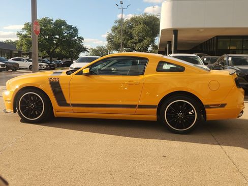 Used 2013 Ford Mustang Boss 302 w/ Boss 302 Accessory Pkg RWD image 4