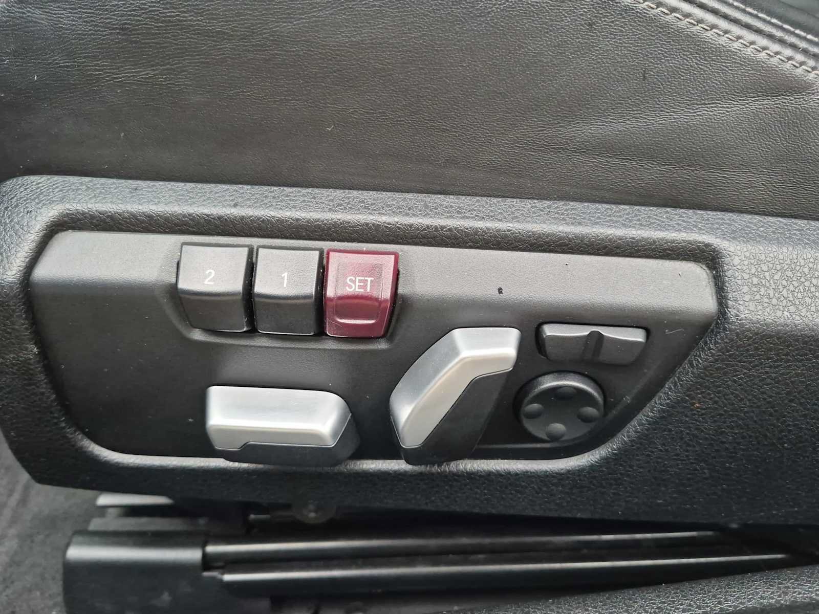 Used 2018 BMW M4 Convertible RWD image 17