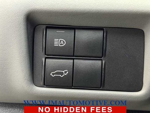 Used 2022 Toyota Highlander XLE image 39