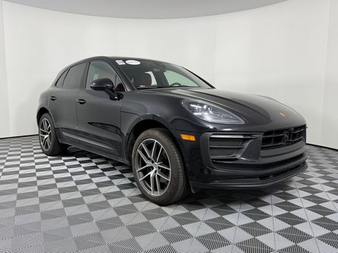 Used 2025 Porsche Macan image 7