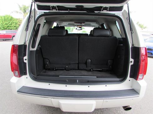Used 2008 Cadillac Escalade AWD image 21
