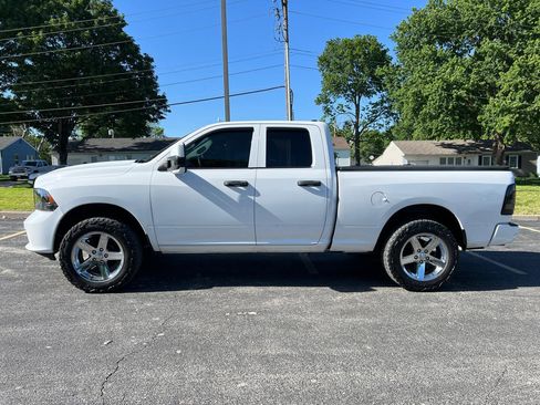 Used 2017 RAM 1500 Express AWD/4WD image 2
