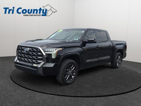 Used 2022 Toyota Tundra Platinum w/ Advanced Package AWD/4WD image 3