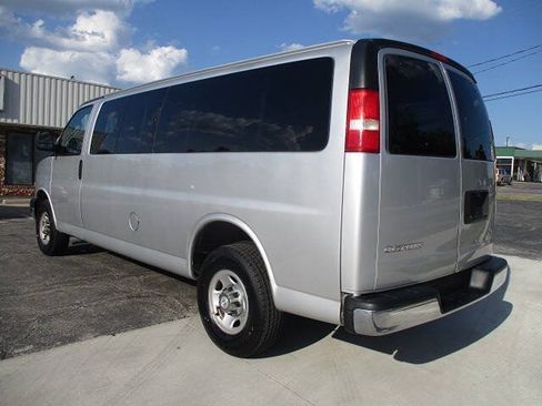 Used 2018 Chevrolet Express 3500 LT w/ LT Preferred Equipment Group RWD image 11