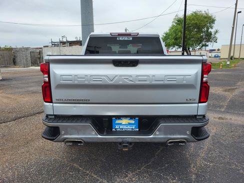 Used 2022 Chevrolet Silverado 1500 LTZ w/ Z71 Off-Road Package AWD/4WD image 4