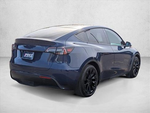 Used 2022 Tesla Model Y Long Range image 5