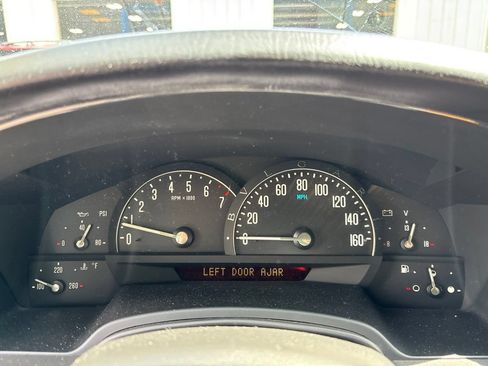 Used 2004 Cadillac XLR RWD image 12