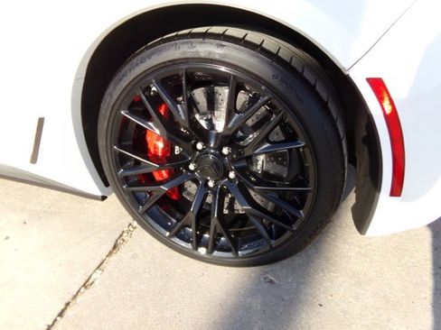 Used 2018 Chevrolet Corvette Z06 image 10