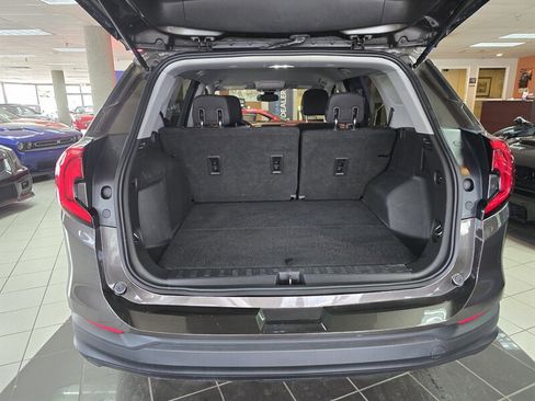 Used 2020 GMC Terrain SLE image 17
