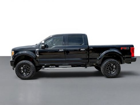 Used 2017 Ford F250 Lariat w/ Lariat Ultimate Package AWD/4WD image 9