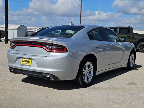 Used 2023 Dodge Charger SXT RWD image 3
