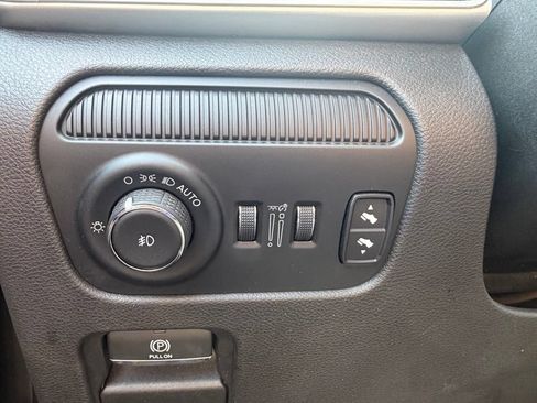 Used 2023 Jeep Wagoneer L 4WD w/ Premium Group I image 50