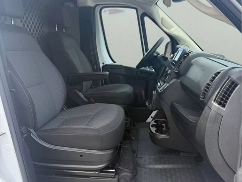 Used 2025 RAM ProMaster 2500 w/ U-Haul Equipment Group FWD image 15