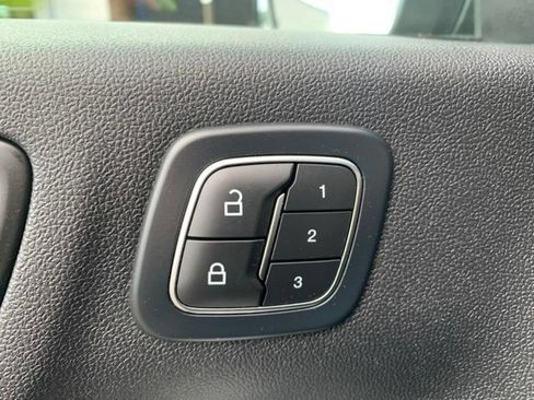Certified 2025 Ford Escape Platinum AWD/4WD image 16