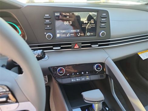 New 2025 Hyundai Elantra Sport image 15