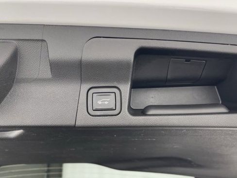 Used 2023 GMC Acadia SLE w/ Driver Convenience Package image 48