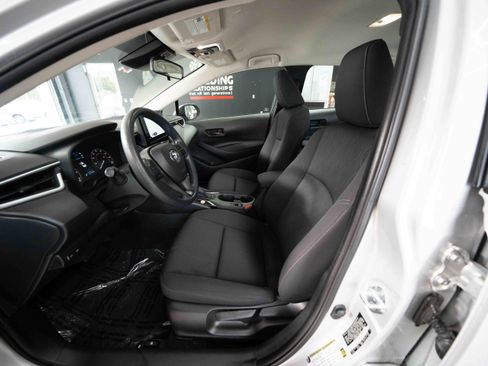 Used 2023 Toyota Corolla LE image 9