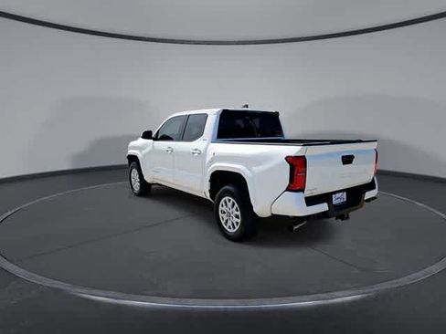 Certified 2025 Toyota Tacoma SR5 AWD/4WD image 6