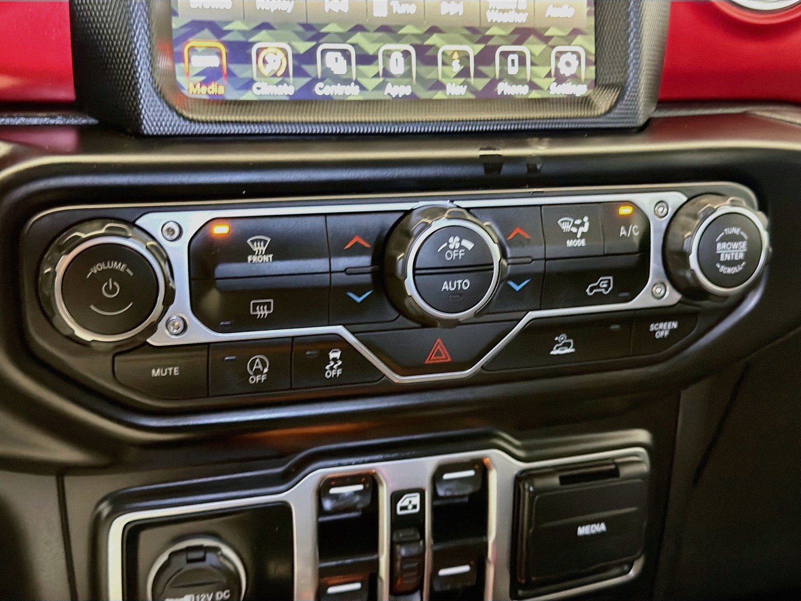 Used 2022 Jeep Gladiator Rubicon w/ LED Lighting Group AWD/4WD image 10