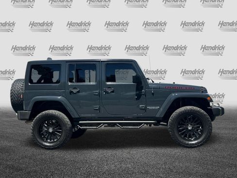 Used 2017 Jeep Wrangler Unlimited Rubicon w/ Connectivity Group AWD/4WD image 3