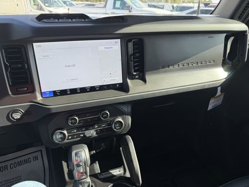 New 2025 Ford Bronco Badlands image 26