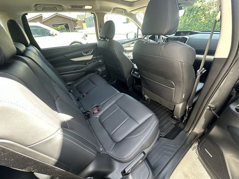 Used 2019 Subaru Ascent Limited w/ Popular Package #3 AWD/4WD image 31