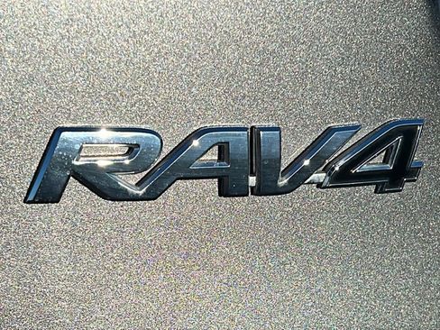 Used 2014 Toyota RAV4 XLE image 28