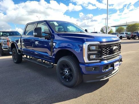 New 2026 Ford F250 Lariat w/ Black Appearance Package image 17