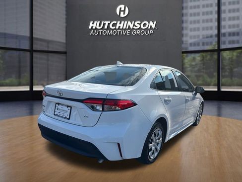 Used 2025 Toyota Corolla LE image 3