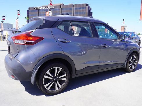 Used 2018 Nissan Kicks SV FWD image 5