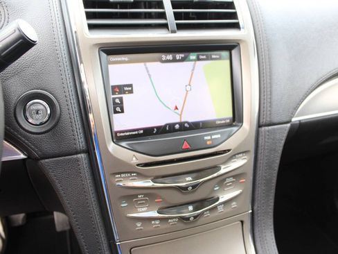 Used 2013 Lincoln MKX AWD image 15