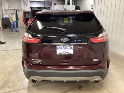 Used 2020 Ford Edge SEL w/ Convenience Package image 4
