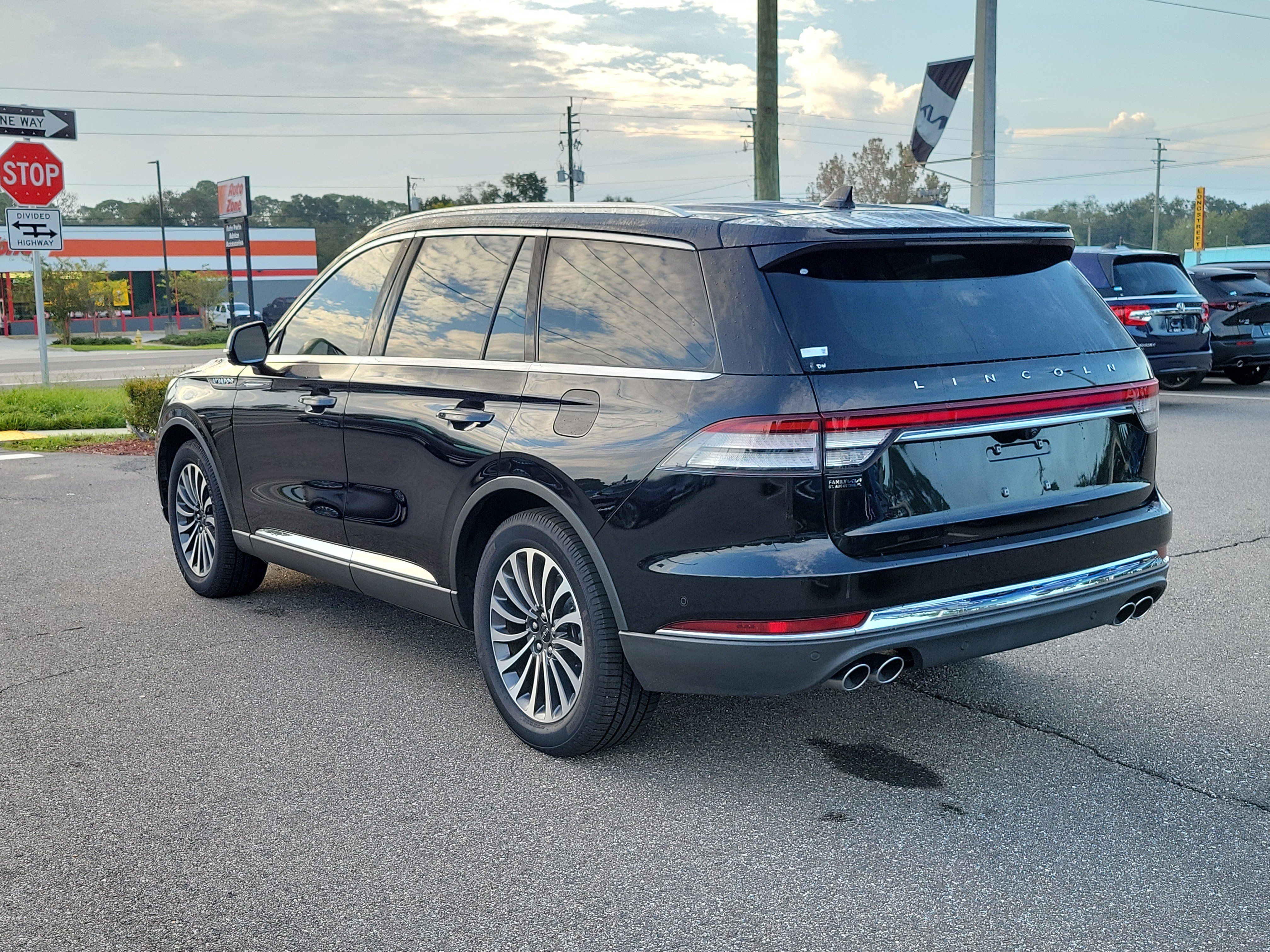 Used 2022 Lincoln Aviator Reserve RWD image 4