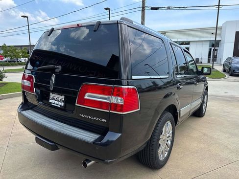 Used 2010 Lincoln Navigator 2WD image 7