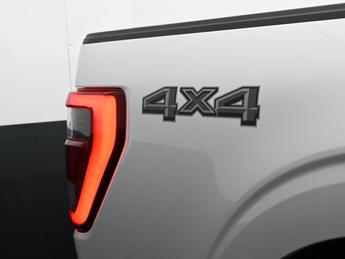 Used 2022 Ford F150 Lariat w/ Equipment Group 502A High image 47