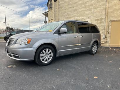 Used 2016 Chrysler Town & Country Touring w/ Driver Convenience Group