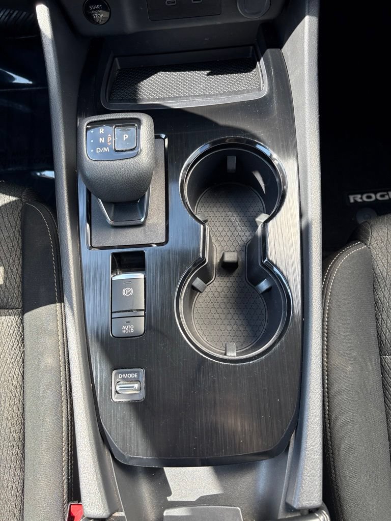 Used 2024 Nissan Rogue SV FWD image 28