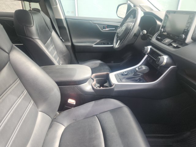 Used 2020 Toyota RAV4 Limited w/ All Weather Liner Package AWD/4WD image 11